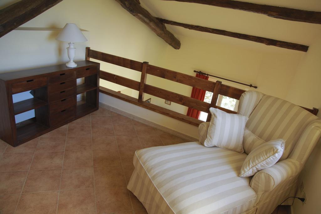 Casale Di Tormaggiore Villa And Country Suites Pomezia Exterior foto