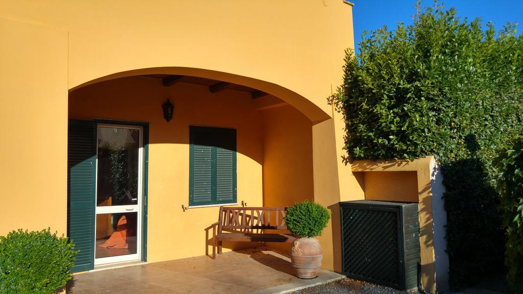Casale Di Tormaggiore Villa And Country Suites Pomezia Exterior foto